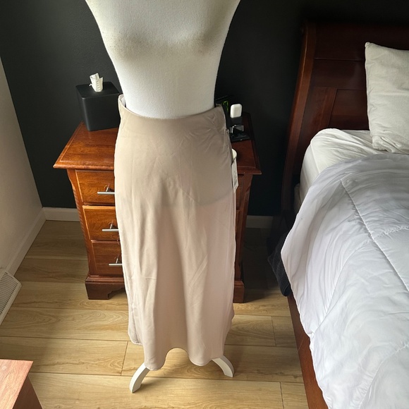 NWT Taupe Midi Skirt - Size S - Picture 2 of 4